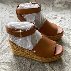 Franco Sarto Women's Tan Wedge Sandals